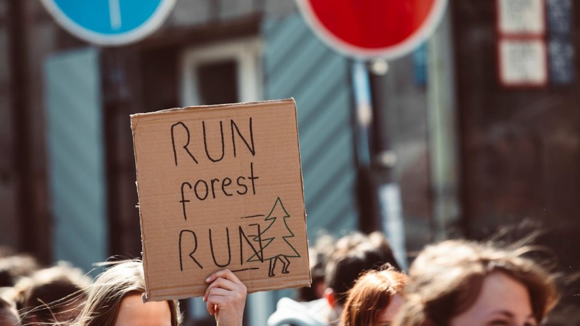 RUN FOREST RUN // SAVE THE PLANET // Global climate change strike - 25. March 2022